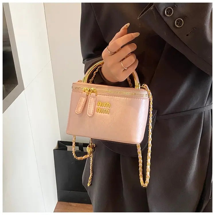Luxury French Style Large Capacity Tote Bag Stylish Shoulder Handheld & Crossbody Fashion Bag for Women, High-End Elegant Design